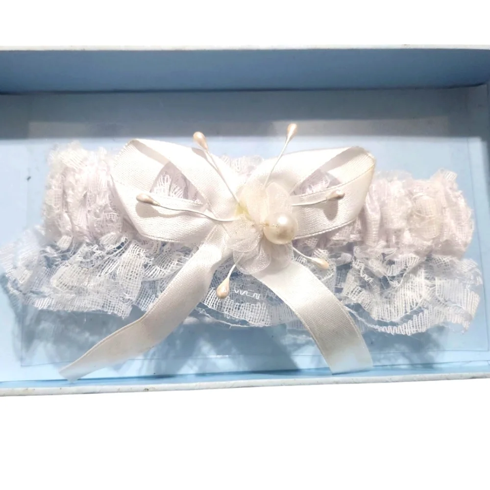 Elegant Vintage White Lace Women's Garter